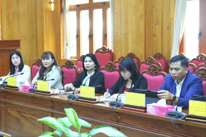 Lãnh đạo các sở, ngành tham dự hội nghị tại điểm cầu Lâm Đồng