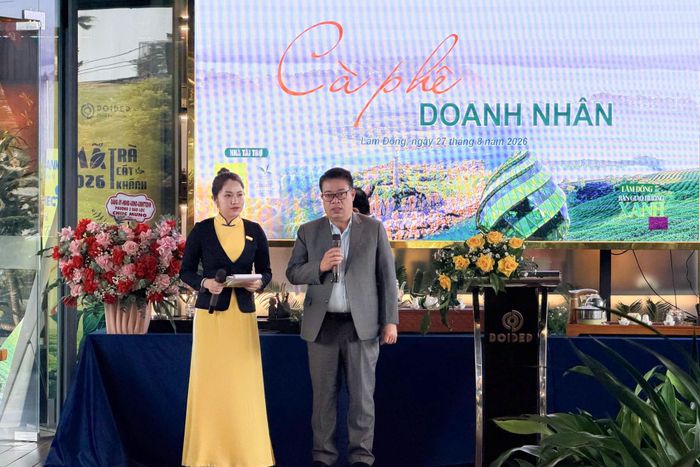 Đồng chí Nguyễn Ngọc Phúc, Tỉnh ủy viên, Phó Chủ tịch UBND tỉnh Lâm Đồng phát biểu tại Chương trình Cà phê doanh nhân