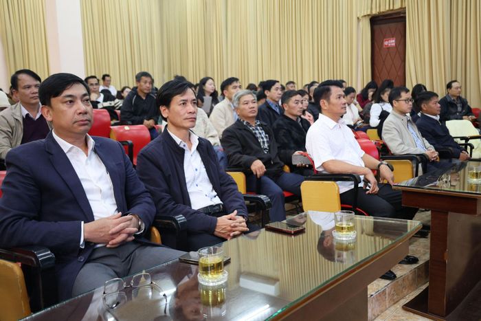 Cán bộ, viên chức, người lao động Báo và PTTH Lâm Đồng tham dự hội nghị tại điểm cầu khu vực Đà Lạt