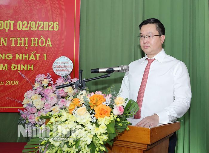 Đồng chí Trần Đăng Quỳnh, Ủy viên dự khuyết Trung ương Đảng, Phó Bí thư Thường trực Tỉnh ủy phát biểu tại buổi lễ.