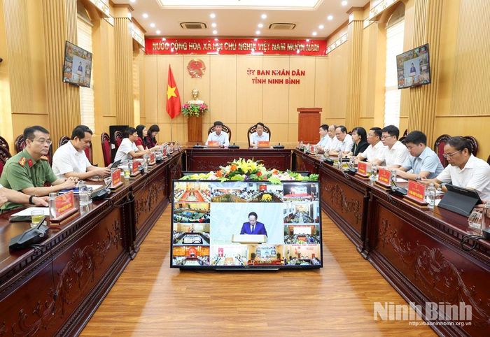 Quang cảnh hội nghị tại điểm cầu tỉnh Ninh Bình.