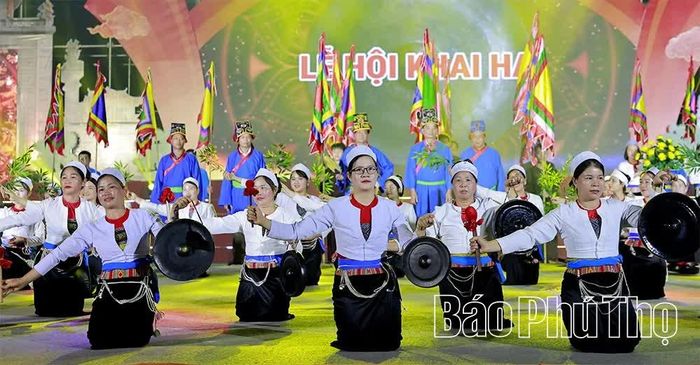 Nét đẹp văn hóa truyền thống dân tộc Mường được bảo tồn và lan tỏa trong đời sống cộng đồng.