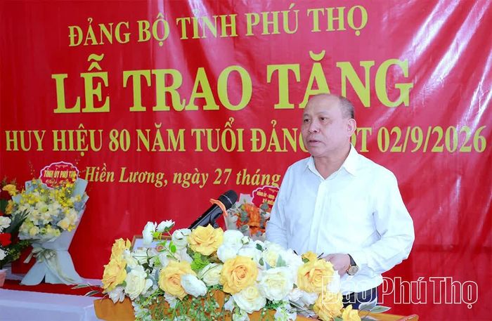 Đồng chí Phó Bí thư Tỉnh ủy, Chủ tịch HĐND tỉnh Bùi Đức Hinh phát biểu tại buổi lễ.