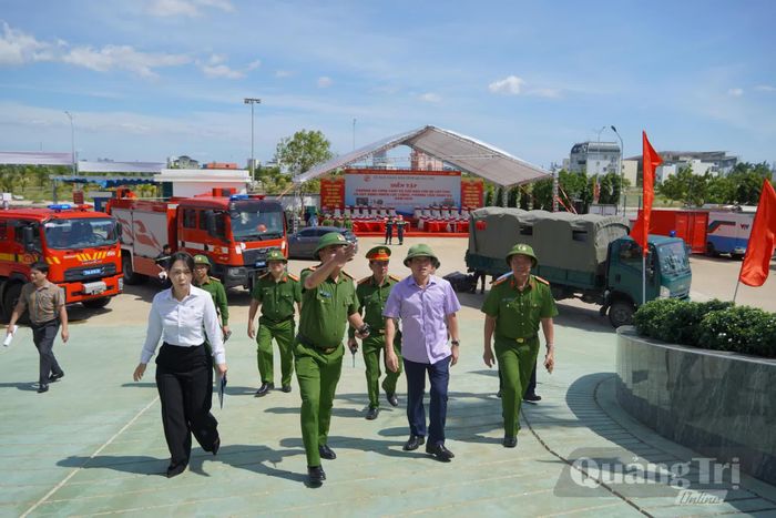 Đồng chí Lê Văn Bảo, Phó Chủ tịch UBND tỉnh yêu cầu các đơn vị, lực lượng rà soát kỹ lưỡng, hoàn thiện chi tiết từng phương án diễn tập - Ảnh: H.L
