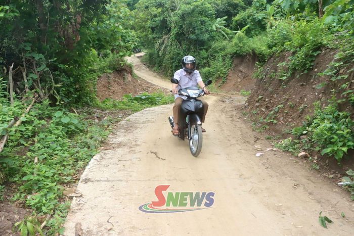 Đường lên khu sản xuất bản Trung Phong được bê tông hóa.