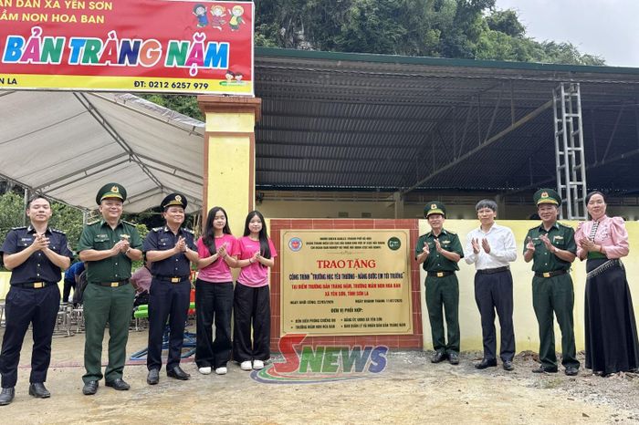 Gắn biển, bàn giao công trình “Trường học yêu thương - Nâng bước em tới trường” tại điểm trường mầm non Tràng Nặm, Trường Mầm non Hoa Ban, xã Yên Sơn.