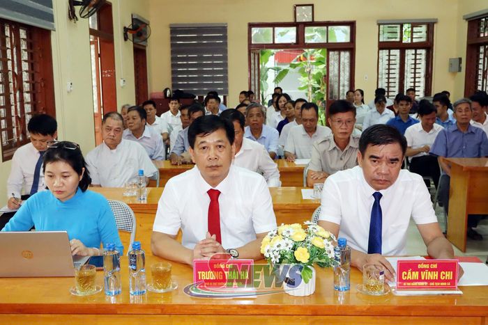 Các đại biểu dự Lễ trao tặng.
