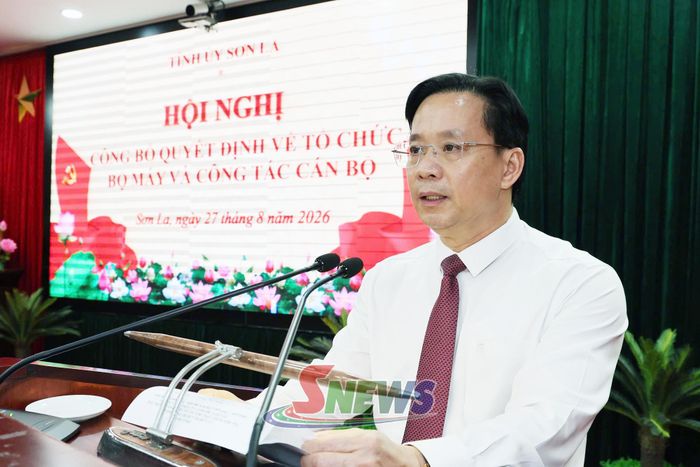 Đồng chí Bí thư Tỉnh ủy phát biểu tại hội nghị.