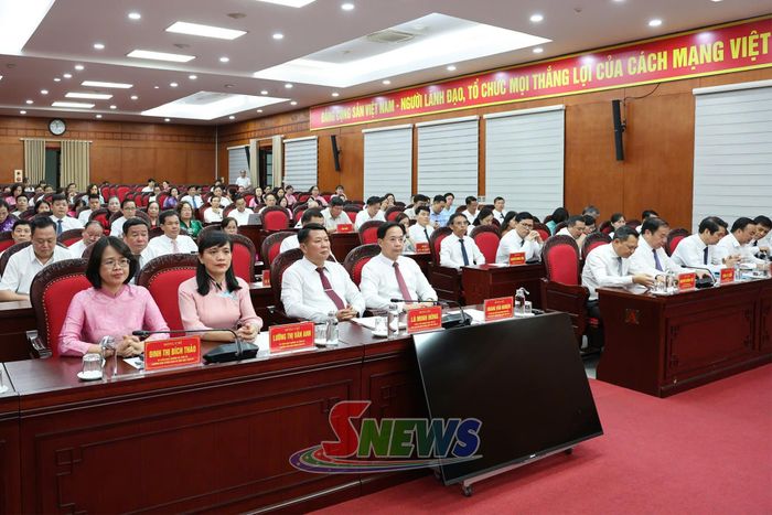 Các đại biểu dự hội nghị.