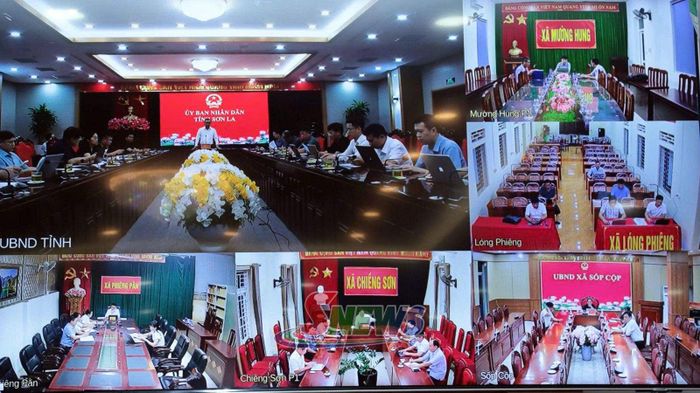 Cuộc làm việc được tổ chức trực tuyến đến các điểm cầu xã biên giới.