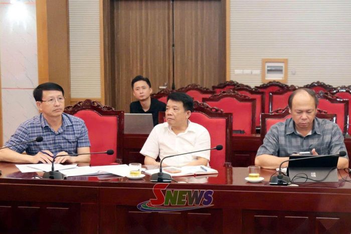 Các đại biểu dự cuộc làm việc.