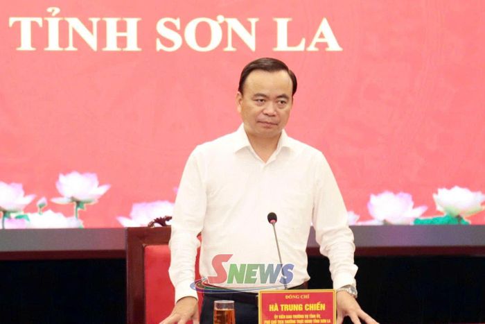 Đồng chí Hà Trung Chiến, Ủy viên Ban Thường vụ Tỉnh ủy, Phó Chủ tịch Thường trực UBND tỉnh, phát biểu kết luận tại cuộc làm việc.