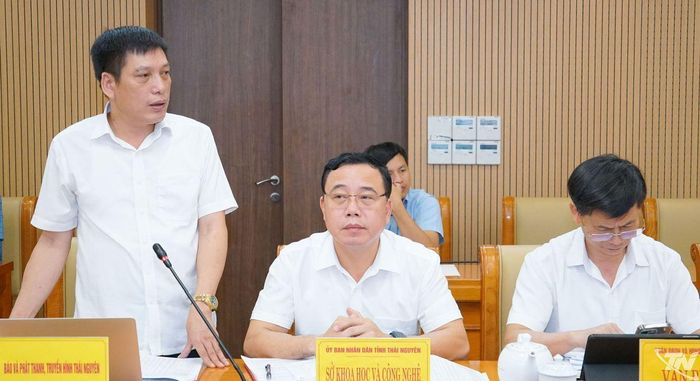 Đại biểu nêu ý kiến tại Hội nghị.