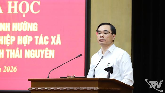 PGS.TS Dương Trung Ý, Ủy viên Trung ương Đảng, Tổng Biên tập Tạp chí Cộng sản, phát biểu tổng kết và bế mạc Hội thảo.