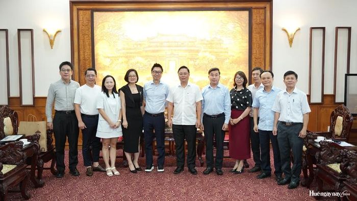 Lãnh đạo thành phố cùng đoàn công tác của Carlsberg Việt Nam. 