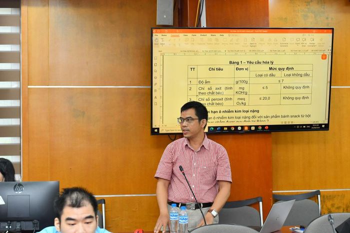 TS. Lại Quốc Phong, Phó Chủ nhiệm Bộ môn Thực phẩm và Dinh dưỡng, Viện Công nghiệp thực phẩm Dự thảo Quy chuẩn kỹ thuật quốc gia đối với sản phẩm bánh snack.