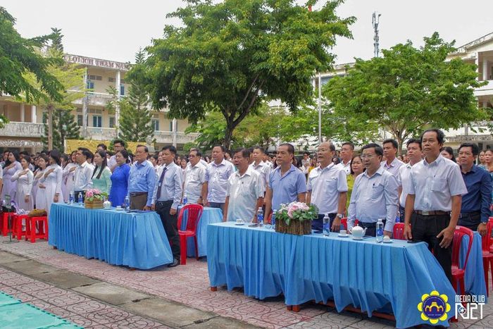 Lễ tổng kết năm học (Ảnh: Trường THPT Nguyễn Trung Trực 1)