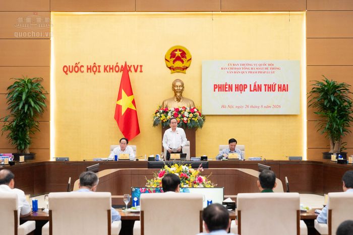 Chủ tịch Quốc hội nêu rõ, báo cáo tổng rà soát không chỉ thống kê số lượng văn bản bất cập, mà phải xác định rõ định hướng, nhiệm vụ, giải pháp và lộ trình hoàn thiện thể chế của từng bộ, ngành, địa phương