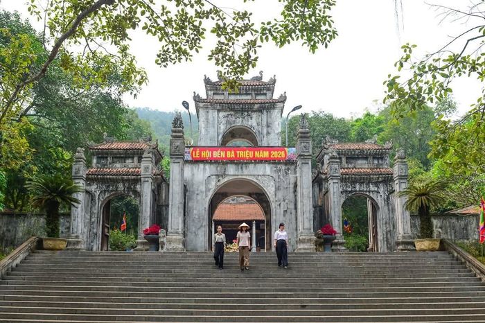 Giữa diện mạo nông thôn mới đang đổi thay, Đền Bà Triệu vẫn là một “mạch nguồn” văn hóa, kết nối quá khứ với hiện tại và tương lai của vùng đất Triệu Lộc.