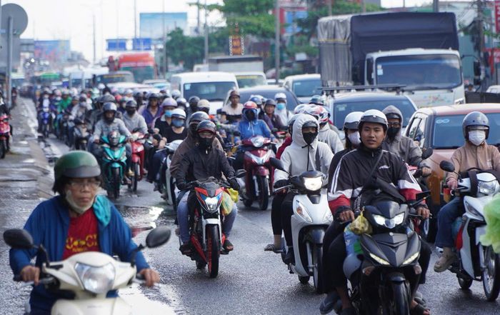 TP.HCM chính thức bãi bỏ quy định tạm dừng thu phí đường bộ đối với xe máy.