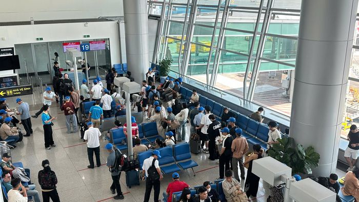 Hành khách được khuyến cáo đến sân bay sớm để tránh ùn ứ trong các khung giờ cao điểm.
