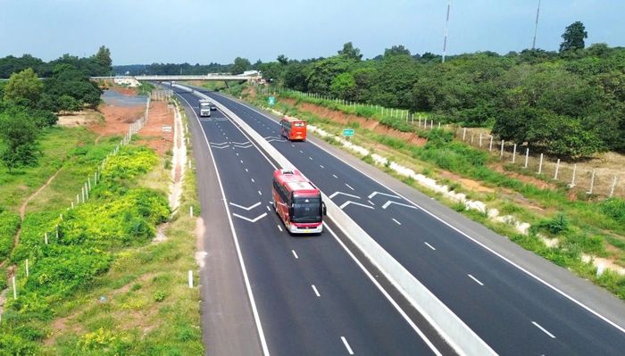 Cao tốc Phan Thiết - Dầu Giây đã được đưa vào khai thác từ năm 2023 với quy mô 4 làn xe hoàn chỉnh. (Ảnh: Vĩnh Phú).