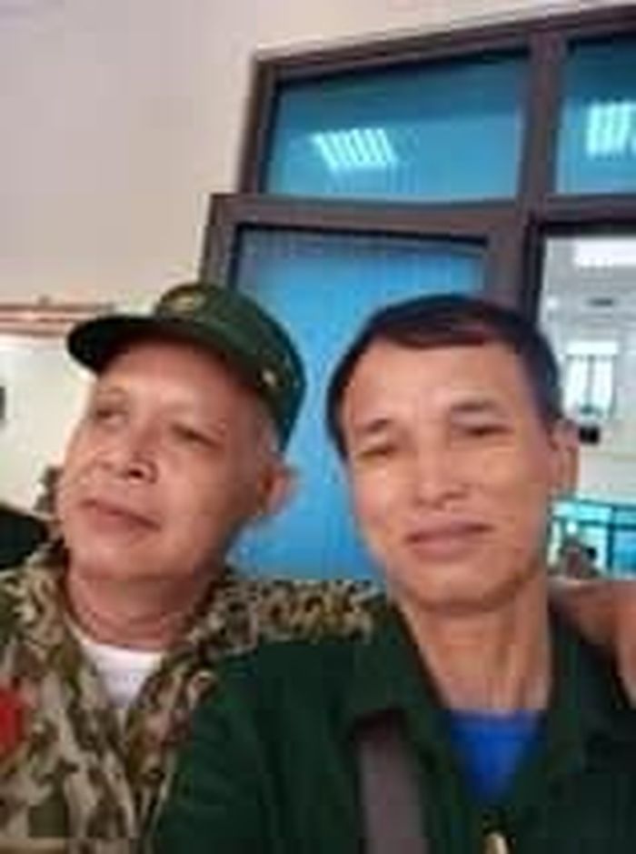 CCB Nguyễn Phương Hòa ( bìa phải ) đồng đội lính đặc công quê Nghệ An cùng đơn vị với CCB Quách Văn Hùng ( bìa phải )- Ảnh: Nguyễn Phương Hòa
