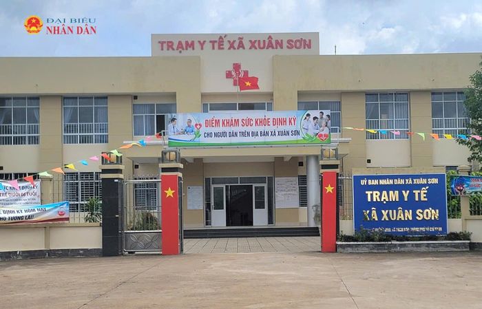 TP. Hồ Chí Minh đặt mục tiêu đến năm 2030, 100% trạm y tế xã, phường, đặc khu triển khai dự phòng, quản lý, điều trị một số bệnh không lây nhiễm. Trong ảnh, Trạm Y tế xã Xuân Sơn (khu vực Tỉnh Bà Rịa - Vũng Tàu cũ). Ảnh: Quang Phương