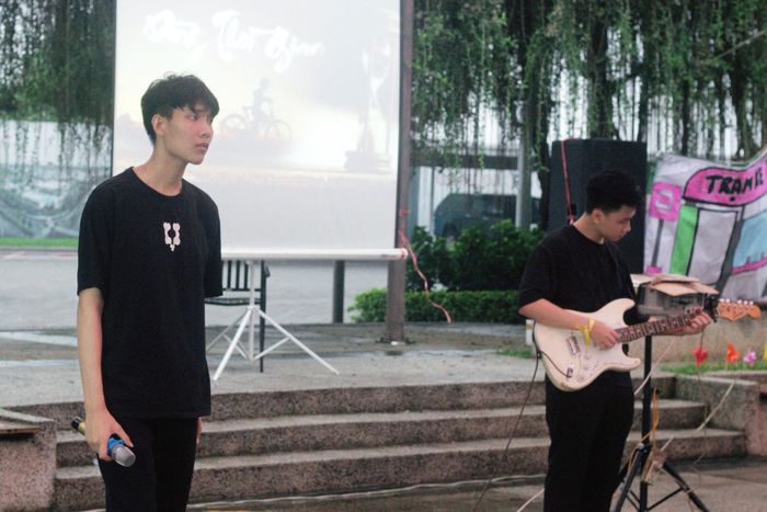 Ngoài duy trì thành tích học tập xuất sắc, Anh Quân cũng thường xuyên tham gia các hoạt động ngoại khoá tại Đội sinh viên tình nguyện của trường. Ảnh: Nhân vật cung cấp