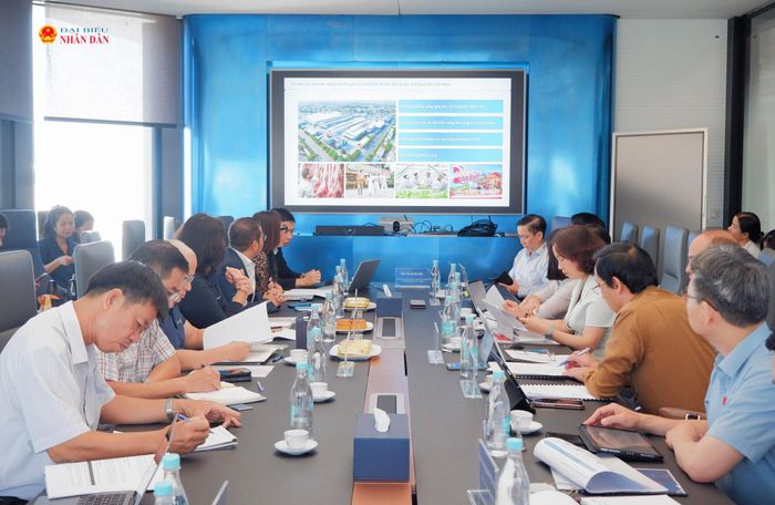 Quang cảnh cuộc làm việc