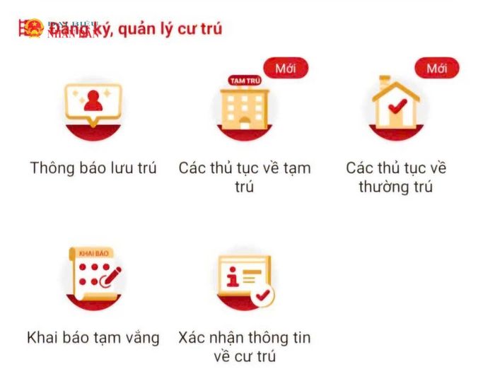 Người dân thực hiện tại Cổng Dịch vụ công Quốc gia hoặc trên ứng dụng VNeID. Ảnh: Quang Phương