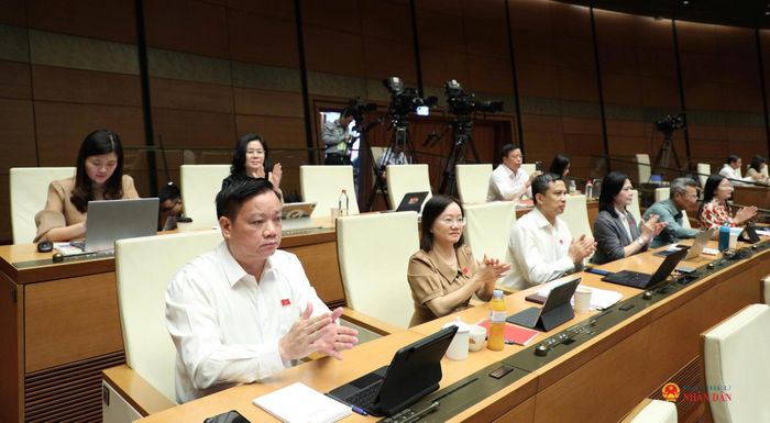 Các ĐBQH dự Kỳ họp không thường lệ thứ Nhất. Ảnh: Lâm Hiển