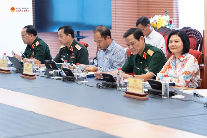 Các đại biểu tham dự phiên họp