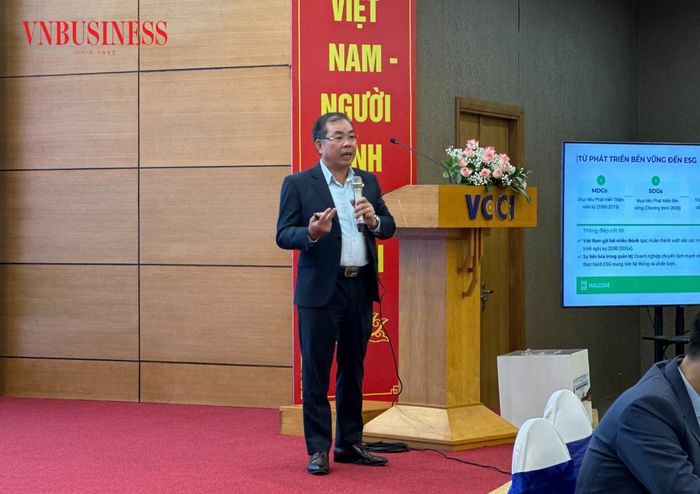 Ông Nguyễn Quang Huân, Uỷ viên Đoàn Chủ tịch Uỷ ban Trung ương Mặt trận Tổ quốc Việt Nam, Chủ tịch HĐQT Công ty Halcom Việt Nam.