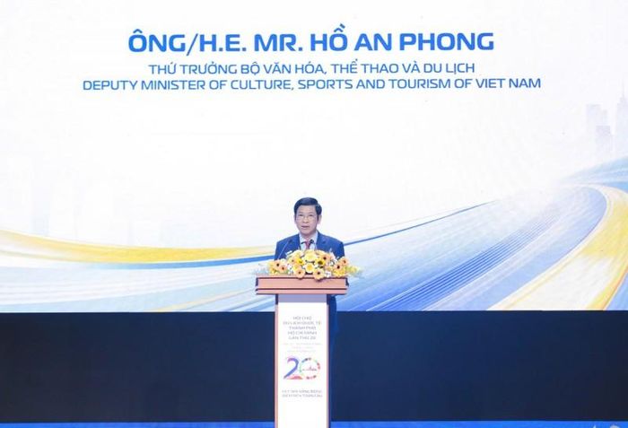Thứ trưởng Bộ Văn hóa, Thể thao và Du lịch Hồ An Phong phát biểu tại lễ khai mạc. Ảnh: Bộ Văn hoá, Thể thao và Du lịch.