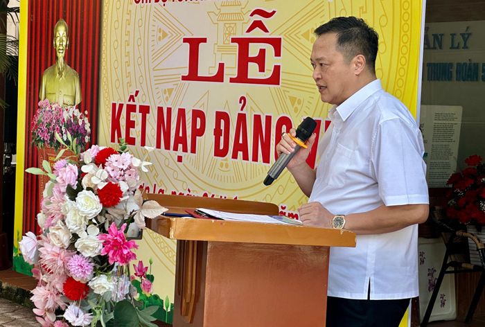 Đồng chí Nguyễn Minh Hải, Tỉnh ủy viên, Bí thư Đảng ủy, Chánh án TAND tỉnh Sơn La phát biểu kết luận tại buổi lễ.