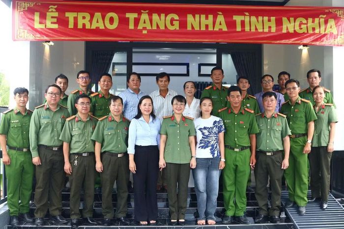 Căn nhà mới sẽ là nguồn động viên, giúp Đại úy Trần Minh Giàu an tâm công tác, tiếp tục rèn luyện, phấn đấu, quyết tâm hoàn thành tốt mọi nhiệm vụ được phân công.