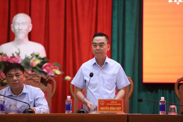 Ông Nguyễn Hồng Điệp, Trưởng Ban Tiếp công dân Trung ương (Thanh tra Chính phủ) trả lời kiến nghị của các hộ dân.