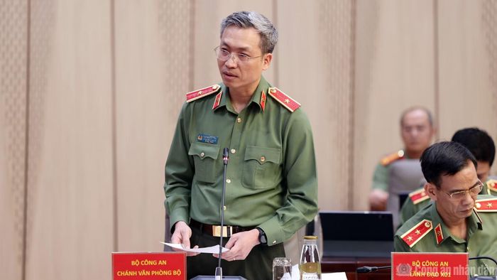 Thiếu tướng Nguyễn Quốc Toản, Chánh Văn phòng Bộ Công an trình bày tóm tắt báo cáo kết quả công tác tháng 8/2026, phương hướng công tác tháng 9/2026.