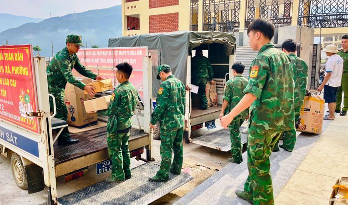 Chung tay vì tương lai tốt đẹp của con em chúng ta. Ảnh: Minh Quân