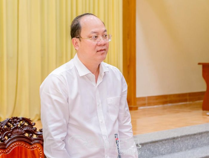 Đồng chí Nguyễn Hồ Hải, Uỷ viên Ban Chấp hành Trung ương Đảng, Bí thư Tỉnh uỷ, Trưởng Đoàn đại biểu Quốc hội tỉnh, Bí thư Đảng uỷ Quân sự tỉnh Cà Mau, phát biểu tại hội nghị.