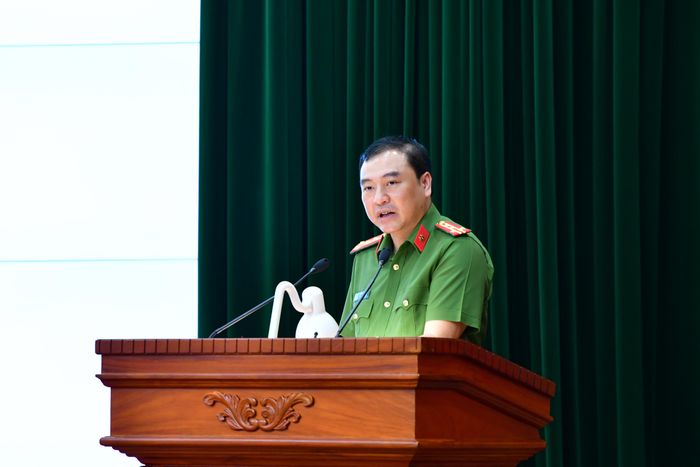 Ông Phạm Trường Giang - Phó Cục trưởng Cục Cảnh sát kinh tế, Bộ Công an - tham luận tại Hội nghị. Ảnh: M. THÚY