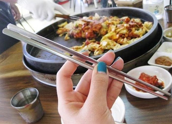Đũa inox. Ảnh minh họa.