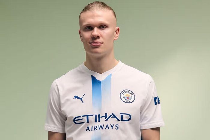 Haaland khoác lên mình áo đấu thứ ba mới của Manchester City