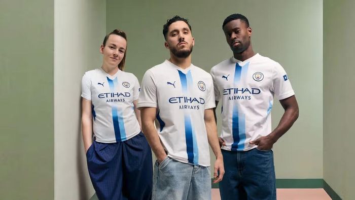 Manchester City trình làng áo đấu thứ ba với thiết kế đặc biệt