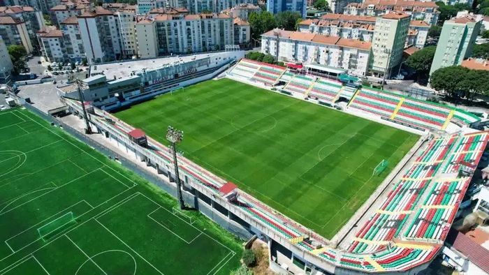 Estrela da Amadora là CLB có 90% vốn tại công ty bóng đá chuyên nghiệp SAD được chuyển nhượng. Ảnh: Estrela da Amadora.