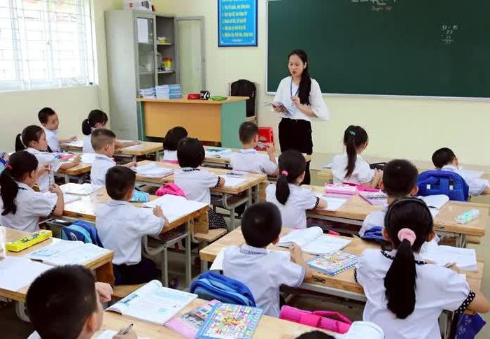 Giáo viên trực tiếp giảng dạy được xác định là nhóm ưu tiên.