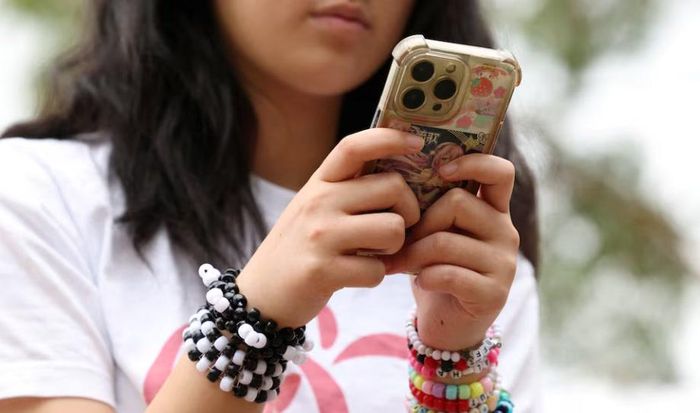 Nhiều quốc gia nỗ lực bảo vệ trẻ em khỏi nội dung độc hại trên mạng xã hội. (Ảnh: Reuters)
