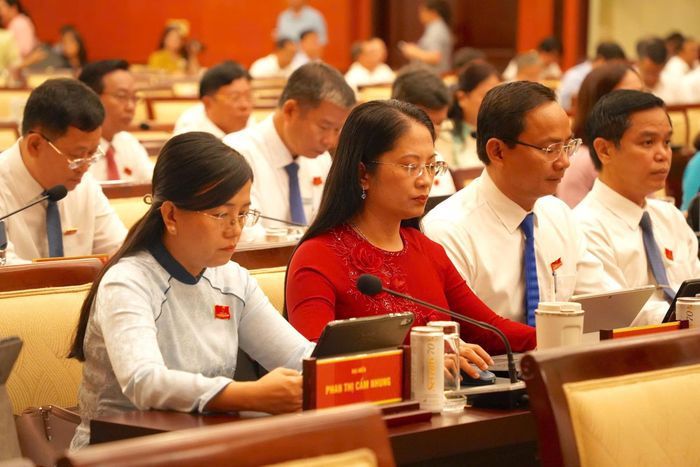 Nhiều nội dung quan trọng liên quan trực tiếp đến đời sống, dân sinh được thông qua tại kỳ họp thứ 4, HĐND TP.HCM ngày 27/8. (Ảnh: K. Sáng)