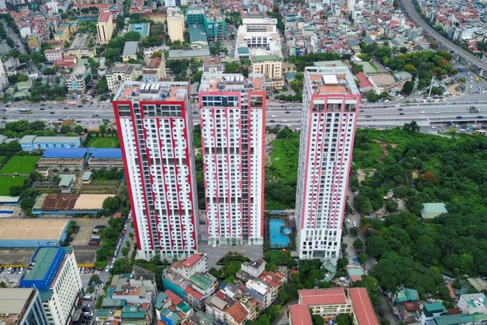 Người trẻ tìm kiếm các sản phẩm căn hộ vừa túi tiền. (Ảnh: Minh Đức).